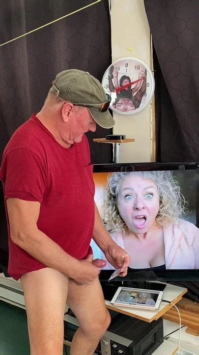 Three Girls Cummpeting For A Cumm Tribute English Gay Amateur Porn XHamster