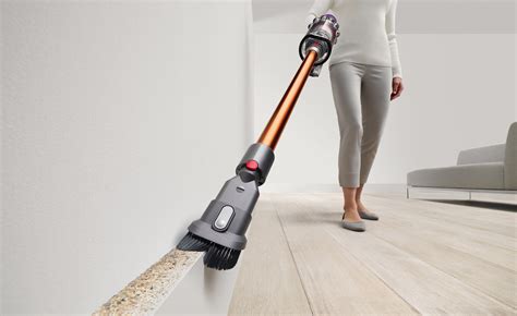 Dyson V10 Absolute New 2022 štapni baterijski usisavač Emmezeta webshop