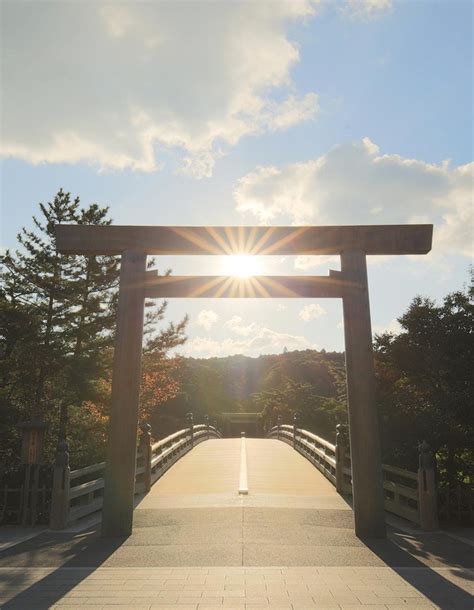 伊勢神宮 内宮皇大神宮を参拝！広大な境内で無病息災を祈ろう【コロナ対策情報付き】｜ウォーカープラス