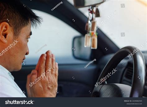 how to pray in the car