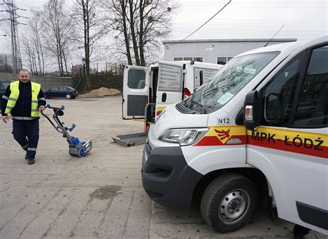 Łódzcy seniorzy których poradnia znajduje się przy remontowanej ulicy