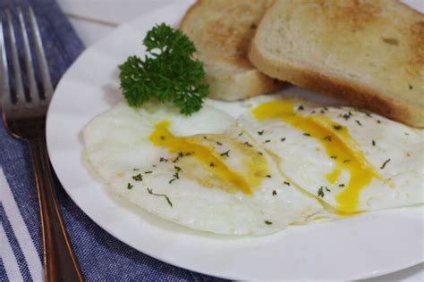 How To Cook Over Medium Eggs For A Delicious Breakfast