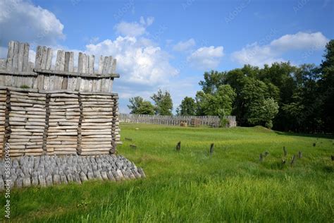 Gr D W Biskupinie Stanowisko Archeologiczne Architektura Park Stary