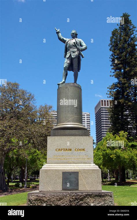 Statue Captain James Cook Hyde Park Sydney New South Wales Australia