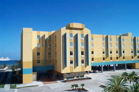 Top 6 Hotels With Free Parking Near Port Canaveral, Florida | Trip101