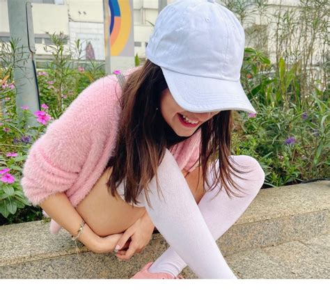 Hot Pics Of Actress Avneet Kaur Gallery