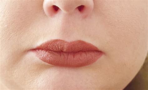 BARE MINERALS GEN NUDE LIP COLLECTION A Life With Frills