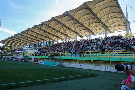 Slobodna Dalmacija Sve O I Uprte Su U Stadion U Puli Znate Li Tko Je