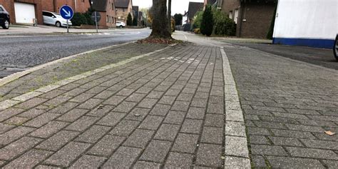 R Tsel An Breite Stra E In Selm Radweg Oder Nicht Selm