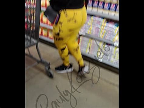 Se Me Ve La Tanguita En Mis Leggins Amarillos XVIDEOS