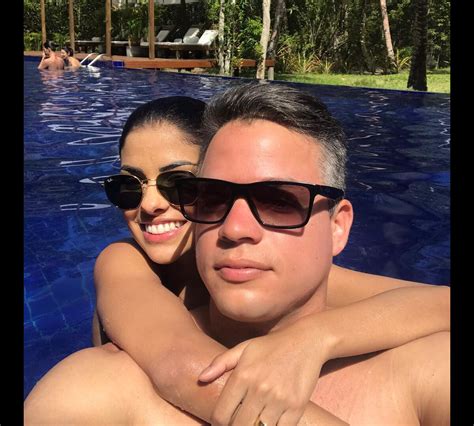 Foto Ex BBB Munik Nunes está casada há um mês o empresário