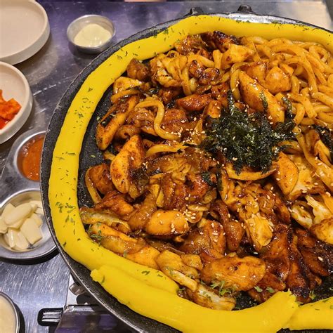 지금껏 알던 닭갈비와 차원이 다른 찐 닭갈비 맛집 5곳