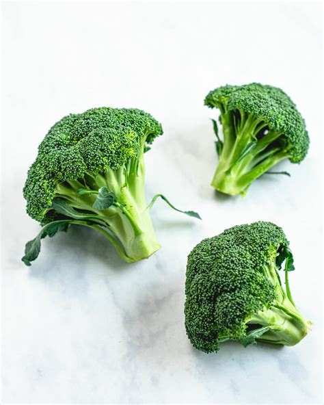 How To Cut Broccoli Florets The Right Way A Couple Cooks