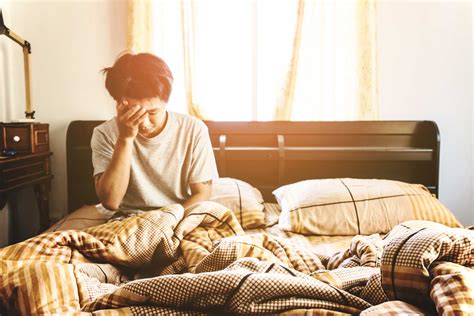 Chronic Fatigue Syndrome: Signs You Might Be Ignoring | The Healthy