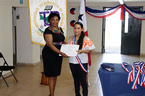 Inicio de Fiestas Patrias en el Centro Regional de Colón Centro