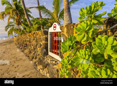 Lahaina beach on Maui Stock Photo - Alamy