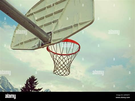 Outdoor basketball hoop Stock Photo - Alamy