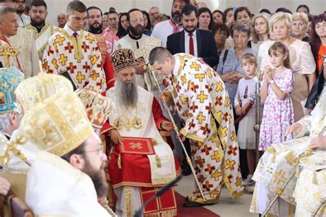 Mostar Poglavar Srpske Pravoslavne Crkve Slu Io Liturgiju U Sabornoj