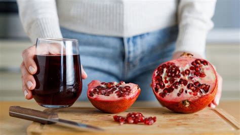 Pomegranate Juice Benefits That Makes It A Must Add Fruit To Your Cart