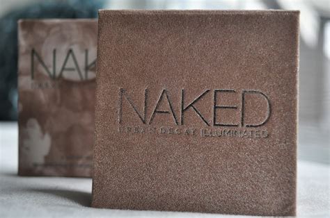 Urban Decay Naked Illuminated Shimmering Powder For Face And Body