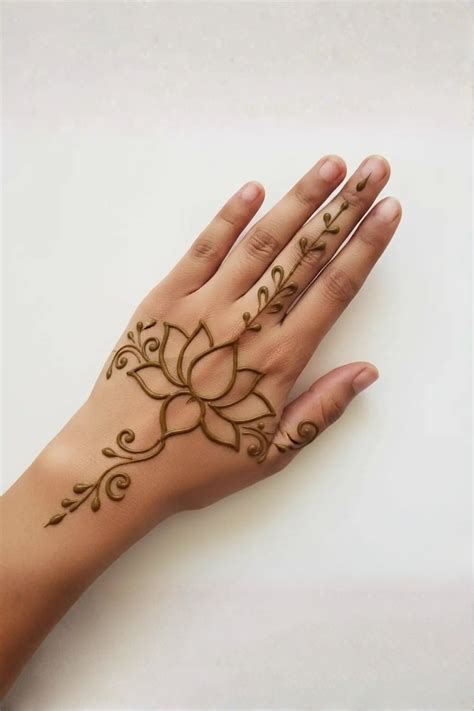 amazing lotus mehndi design patterns
