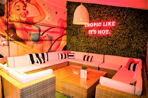 THRōW Social Delray Beach - Cocktail Bar Restaurant in Delray Beach, FL