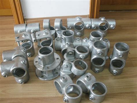 Malleable Iron Pipe Clamp Fittings Elbow Tee Flange Base