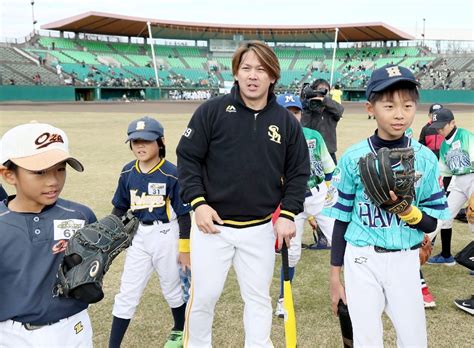 甲斐、笠谷らが小学生を指導 ソフトバンクが大分市で野球教室 大分のニュースなら 大分合同新聞プレミアムオンライン Gate