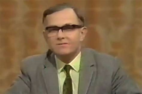 BBC Antiques Roadshow vase valued at £800 sold for record-breaking £