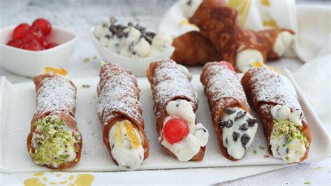 Cannoli Siciliani La Ricetta Originale Del Dolce Simbolo Della