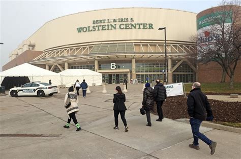 Mass vaccination clinic at Cleveland State Wolstein Center ends Monday ...