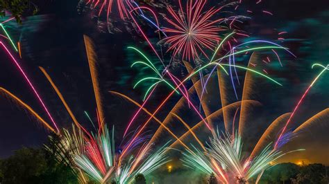 Espect Culo De Fuegos Artificiales En San Isidro