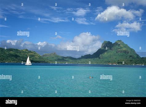 Sailboat And Mt Otemanu Bora Bora French Polynesia Stock Photo Alamy