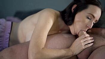 Morena Caliente De Ojos Azules Hace Una Mamada De Polla Gruesa Y Se Traga El Semen XVIDEOS