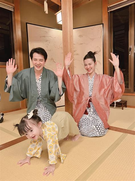 Các hot mom của showbiz Việt đều làm điều này cho con ngay từ khi còn nhỏ Giúp bé phát triển