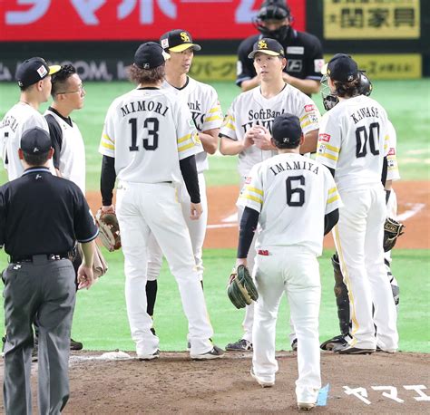 【ソフトバンク】大関友久アクシデントか 5回まで無失点投球も6回途中で降板 プロ野球写真ニュース 日刊スポーツ