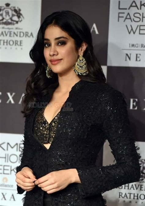 Janhvi Kapoor At Lakme Fashion Week Photo 01 224832 Kollywood Zone