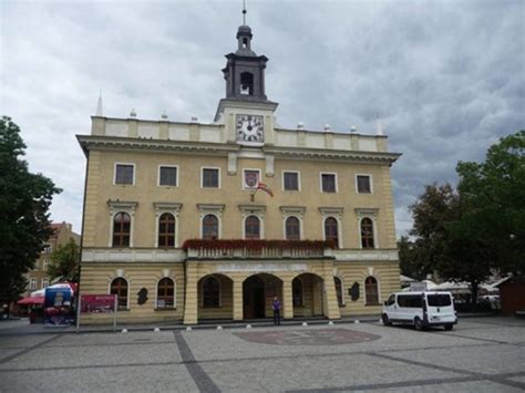 Ostrów Wielkopolski Czy z ratusza zniknie tablica upamiętniająca