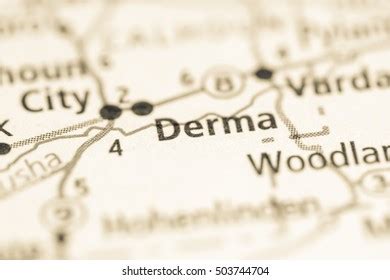 Dermapen Vs Derma Roller Royalty Free Images Stock Photos Pictures