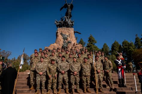 Petri encabezó el acto por el Día del Ejército Nos sentimos