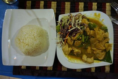 Thai Curry Masamam And Red Curry Apenoni