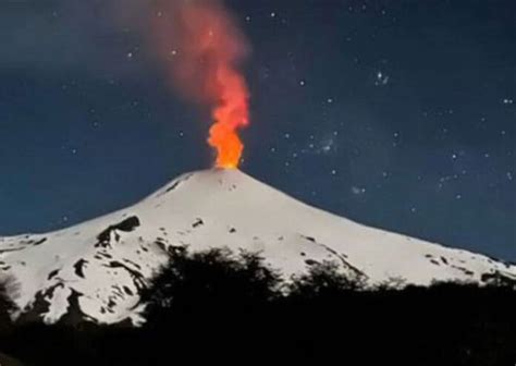 Volc N Villarrica Mantiene Alerta De Autoridades Y Vecinos En Sur De