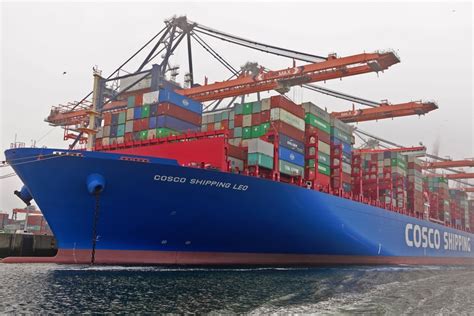 Cosco Orders Giant Methanol Powered Container Ships