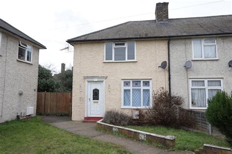 3 Bedroom End Of Terrace House For Sale In Sheppey Road Dagenham Rm9 4ju