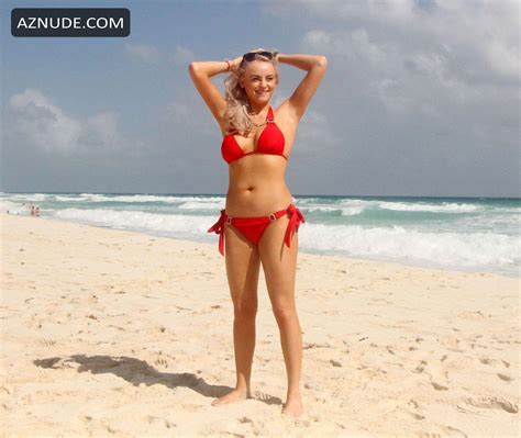 Katie Mcglynn Shows Off Her Sexy Beach Body Physique In The Blazing Hot Sunshine Out In Mexico