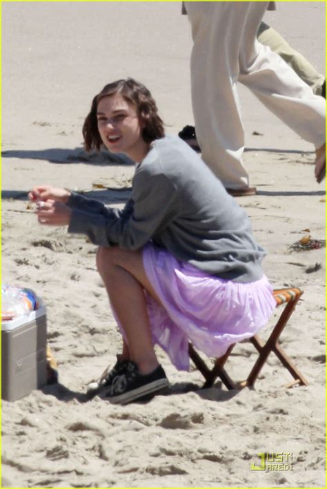 Keira Knightley Laughing On Set With Steve Carell Photo 2547765