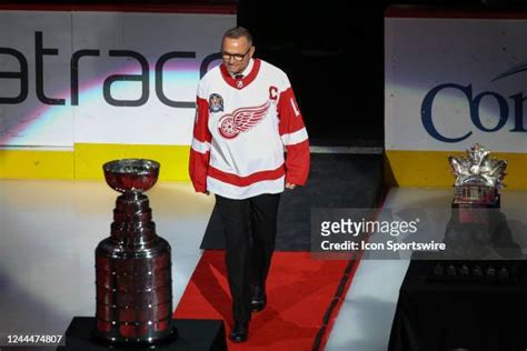 Former Detroit Red Wings Photos And Premium High Res Pictures Getty