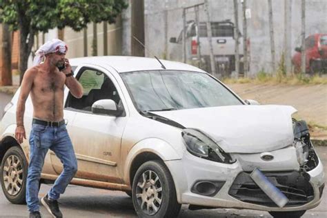 Condutor N O V Placa De Pare Atinge Ford Ka E Tiggo Tomba Em