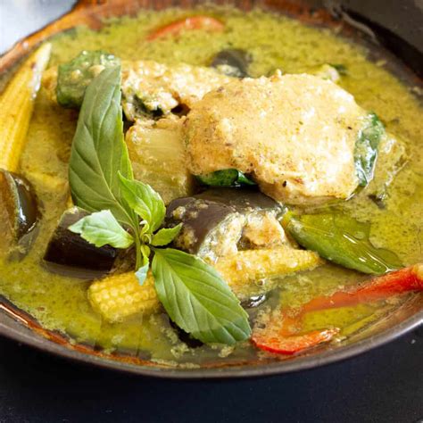 Thai Green Curry With Chicken Gaeng Kiew Waan Kai Wandercooks