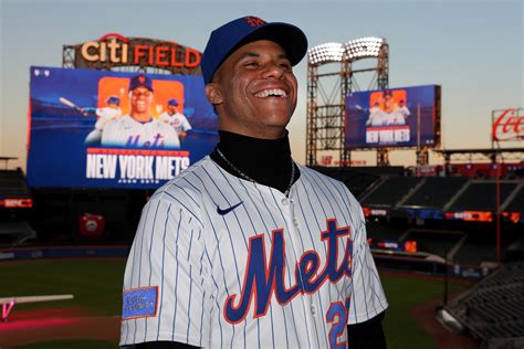 The On-field Suite Controversy, The Mets' Sweet Offer, and Juan Soto's